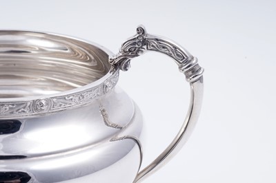Lot 142 - A George V silver teapot; and other silver items