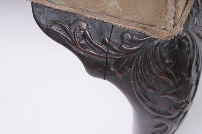Lot 542 - A Georgian serpentine back settee