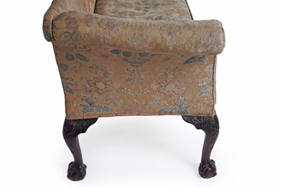 Lot 542 - A Georgian serpentine back settee