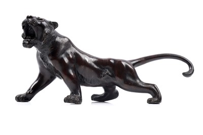 Lot 371 - A Japanese Meiji-period bronze tiger
