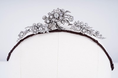 Lot 473 - A Victorian diamond tiara
