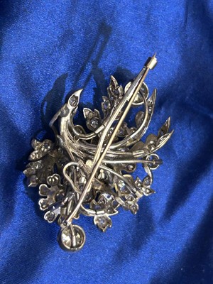 Lot 473 - A Victorian diamond tiara
