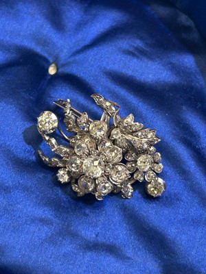 Lot 473 - A Victorian diamond tiara