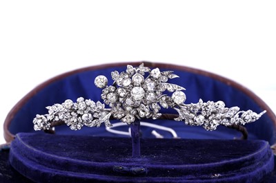 Lot 473 - A Victorian diamond tiara