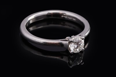Lot 702 - A solitaire diamond ring