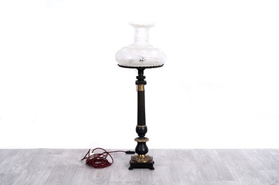 Lot 171 - A Victorian ‘Sinumbra’ oil lamp