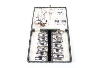 Lot 635 - A set of twelve Victorian silver teaspoons; and twelve Edwardian electroplate teaspoons