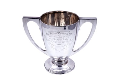 Lot 204 - A George V silver trophy cup