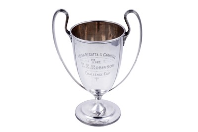 Lot 207 - A George V silver trophy cup