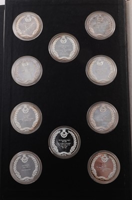 Lot 348 - The History Of Man In Flight fifty silver medallion set