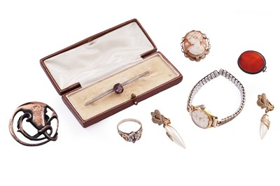 Lot 273 - Gold and other jewellery