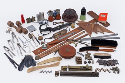 Lot 560 - A collection of drawing instruments; and other items
