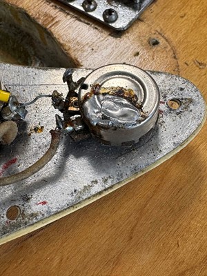 Lot 75 - A 1962 Fender Stratocaster