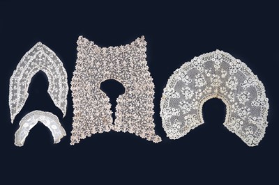 Lot 489 - Georgian lace pelerine and other collars | Lady Grey