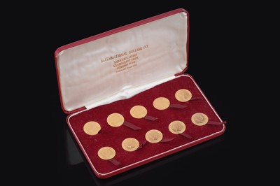 Lot 350 - A cased set of ten Elizabeth II gold sovereigns