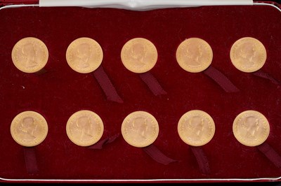 Lot 350 - A cased set of ten Elizabeth II gold sovereigns