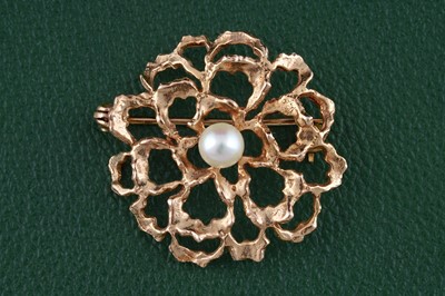Lot 299 - A mid-20th Century brooch