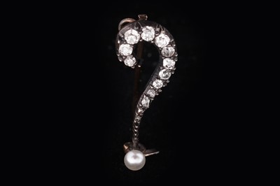Lot 724 - A Victorian diamond question mark brooch