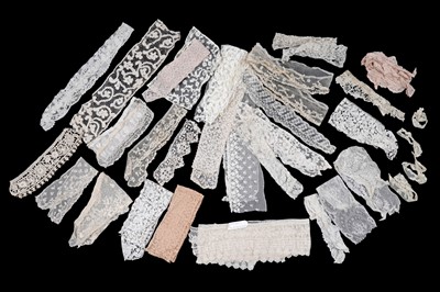 Lot 495 - 18th and 19th Century lace trim and cuffs | Lady Grey
