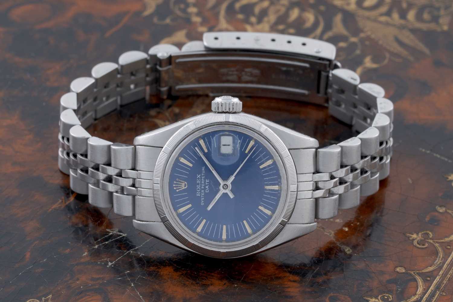 Lot 606 - Rolex Oyster Perpetual Date: a stainless steel cased lady's automatic wristwatch