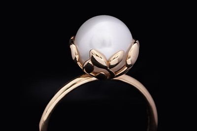 Lot 726 - Paloma Picasso for Tiffany: a cultured pearl ring