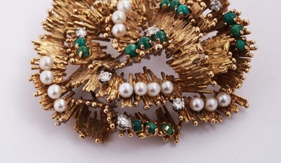 Lot 472 - Hooper Bolton: a turquoise, cultured pearl and diamond brooch