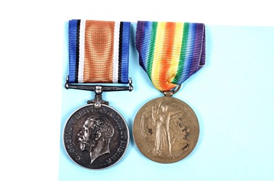 Lot 12 - A pair of First World War general service medals