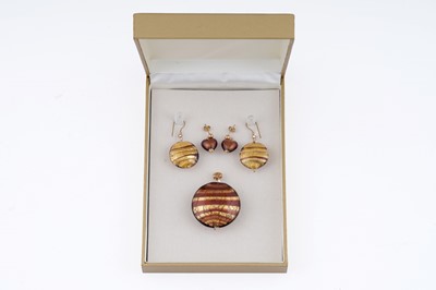 Lot 137 - A contemporary Murano glass and 9ct gold pendant and earring set