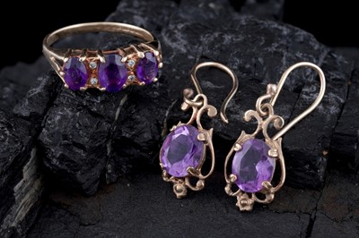 Lot 262 - A Victorian style amethyst and diamond ring; and a pair of similar pendant earrings