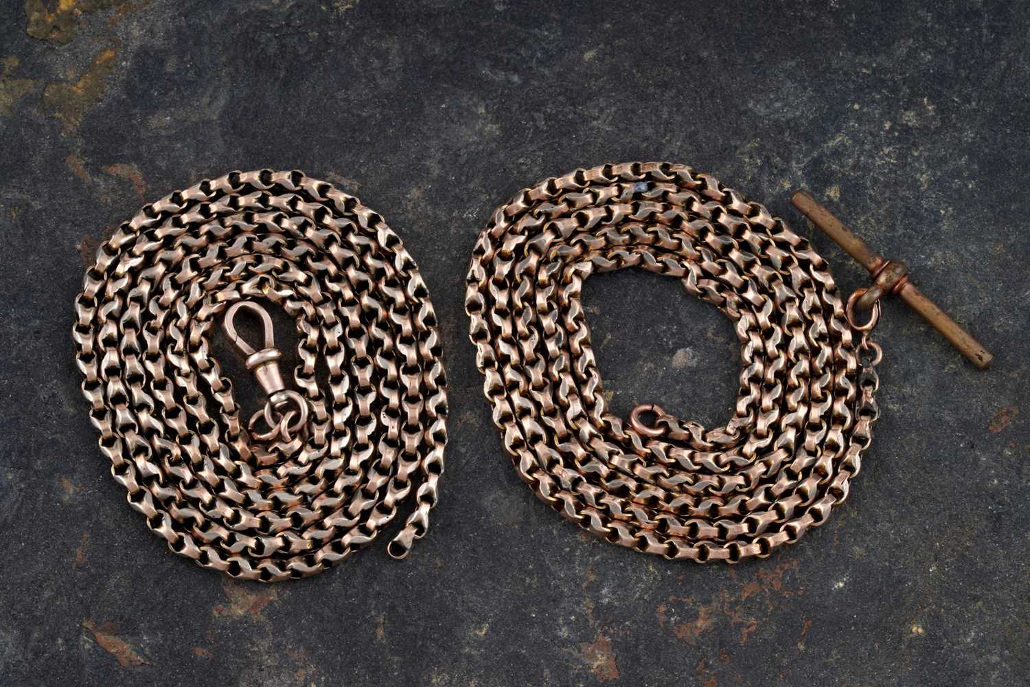 Lot 210 - A yellow-metal guard chain