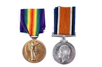 Lot 120 - A pair of World War I general service medals