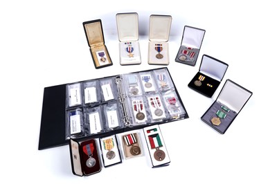 Lot 128 - A selection of British and foreign medals