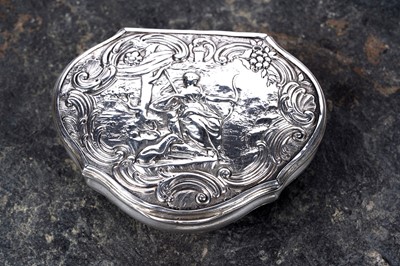 Lot 101 - A George II Irish Silver snuff box, Dublin c.1745