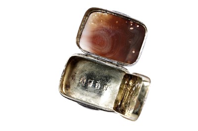 Lot 119 - An extremely rare George III Irish silver vinaigrette, Dublin 1818