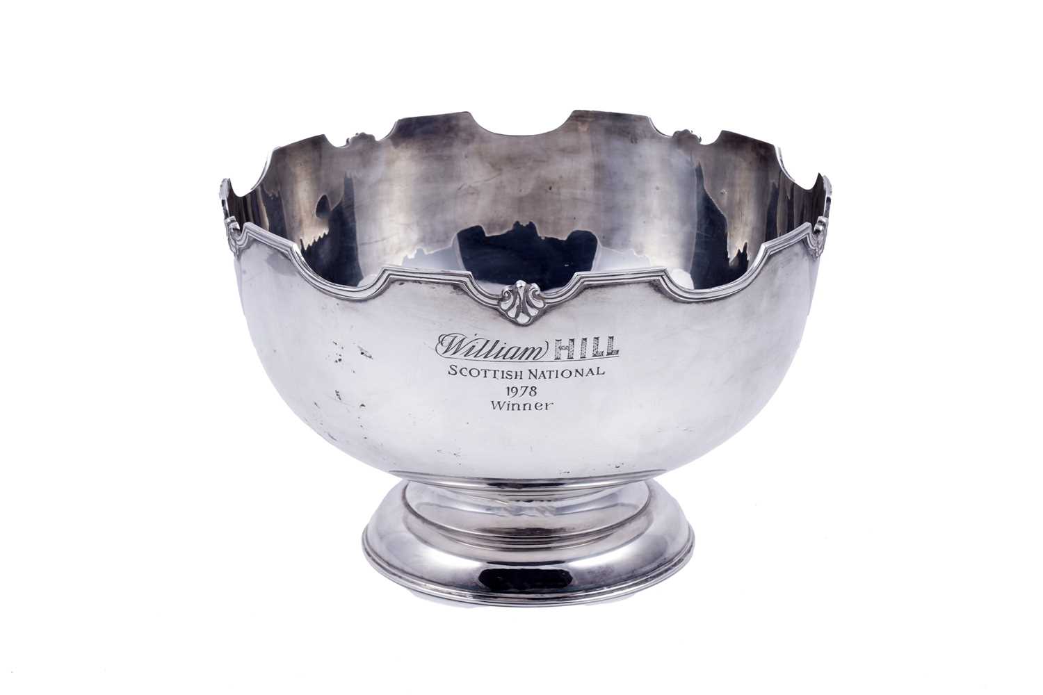 Lot 150 - An Elizabeth II silver rose bowl