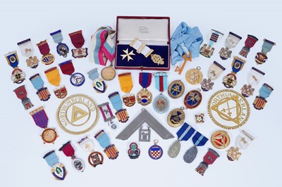 Lot 376 - A collection of enamelled Masonic jewels, apron badges and other regalia