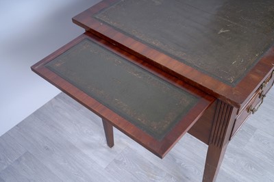 Lot 19 - A Georgian-style serpentine-fronted writing desk