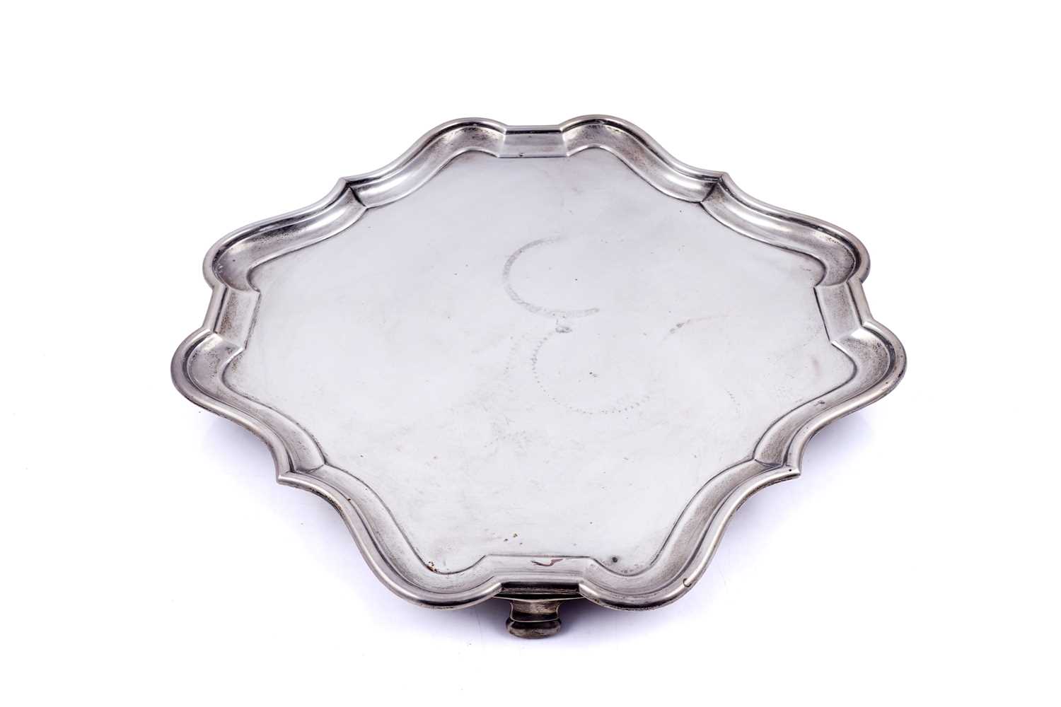 Lot 224 - An Edwardian silver salver by the Goldsmiths & Silversmith Co Ltd, London 1902