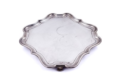 Lot 224 - An Edwardian silver salver by the Goldsmiths & Silversmith Co Ltd, London 1902