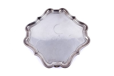Lot 224 - An Edwardian silver salver by the Goldsmiths & Silversmith Co Ltd, London 1902