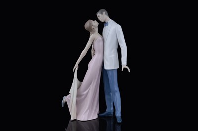 Lot 269 - A boxed Lladro figure ‘Happy Anniversary’