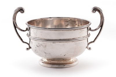 Lot 407 - A George V silver sugar bowl
