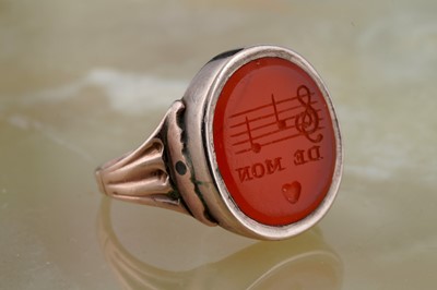 Lot 332 - A Victorian rebus signet ring