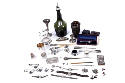 Lot 406 - A selection of silver and other items