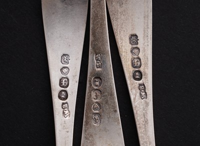 Lot 457 - A selection of Georgian and later silver cutlery