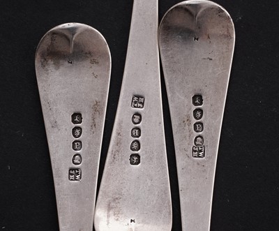 Lot 457 - A selection of Georgian and later silver cutlery