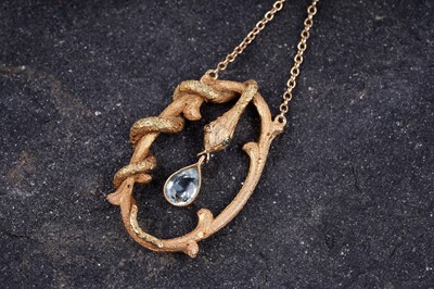 Lot 466 - A Continental serpent pattern lavalier necklace