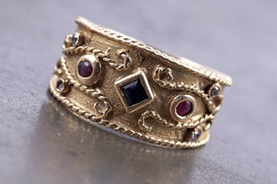 Lot 468 - A medieval-style bespoke made sapphire, ruby and diamond ring