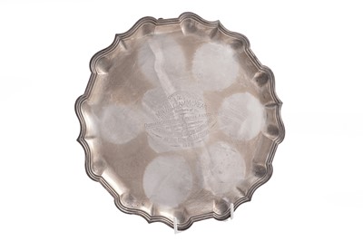 Lot 444 - A George V silver salver
