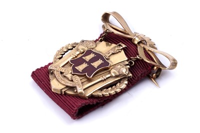 Lot 457 - The Lord and Lady Mayor of Newcastle 9ct gold evening jewels